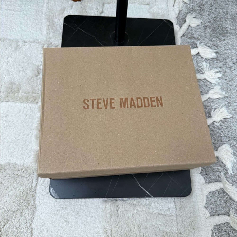 Steve Madden Bronze Strappy Sandals - Picture 5 of 5